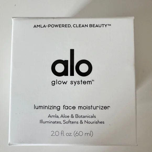 Alo Yoga Set 3pc: luminizing face moisturizer, bottle Alo, paper bag new color - Picture 3 of 6